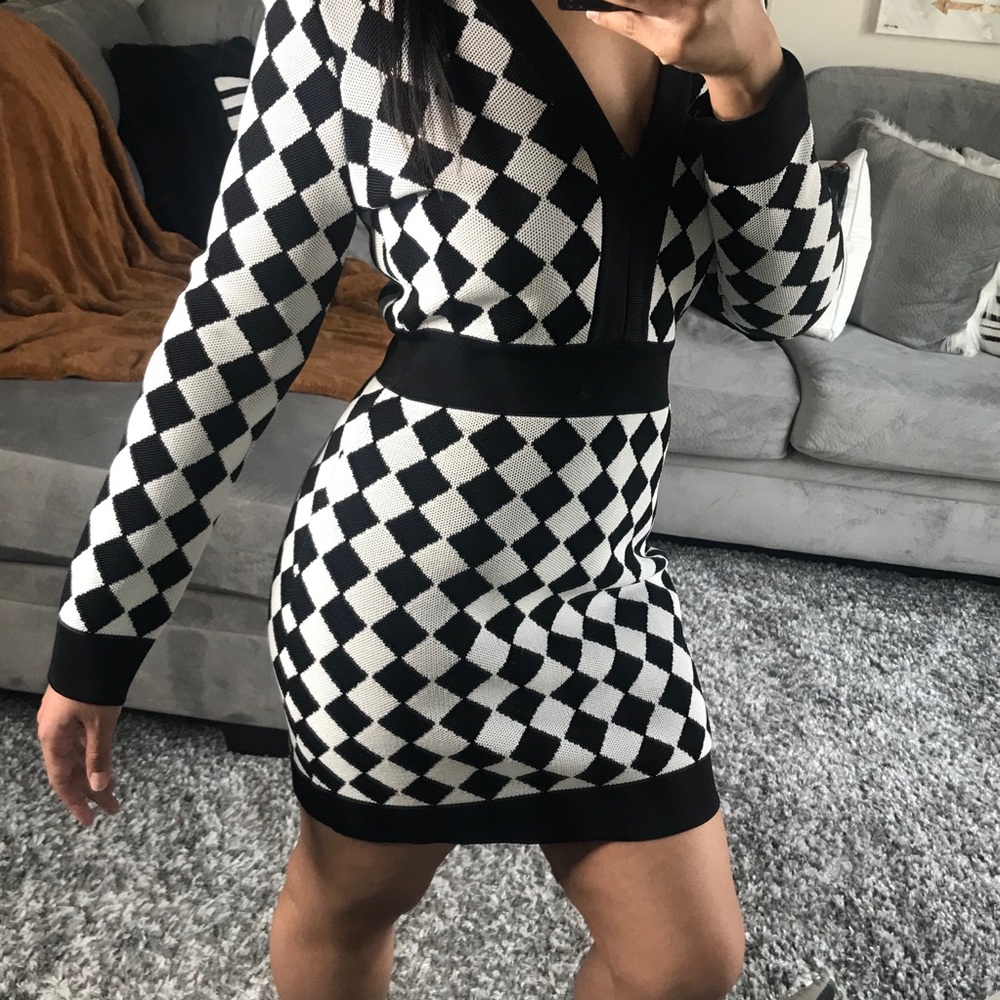 BALMAIN Two-Tone Intarsia-Knit Mini Dress - Picture 5 of 16